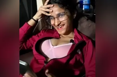 Khadija37 Strips Naked on a Moving Bus her Big Boobs HD Video