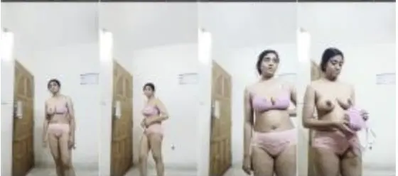 Sexy Bhabi Showing And Fingering uncut