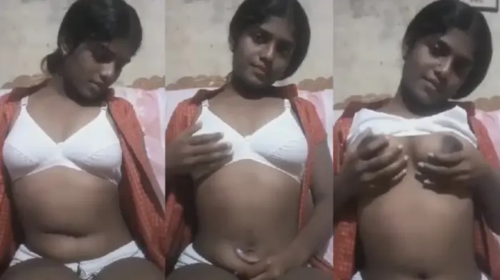 Cute Teen Tamil Dusky GF Pressing Boobs & Showing Pussy Viral Video